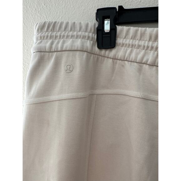 Lululemon Softstreme High-Rise Pant, size 14, white - Picture 6 of 9
